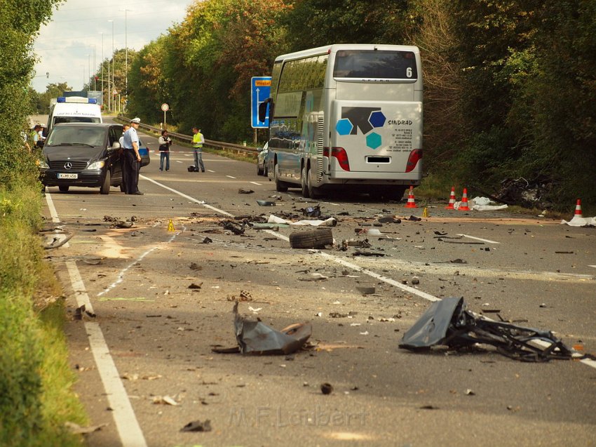 Schwerer VU Koeln Immendorf Kerkraderstr P123.JPG